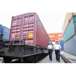 廣州鐵路歐洲、中亞、俄羅斯代理及中歐、中俄鐵路汽運貨運報關配送服務